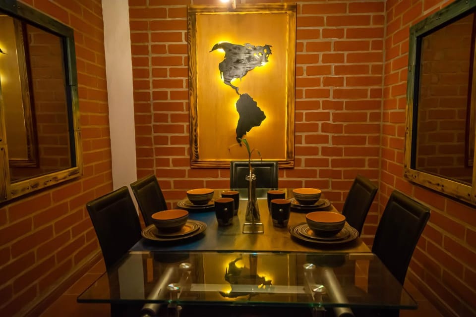 Kitchen or kitchenette, Decorative detail, Dining area