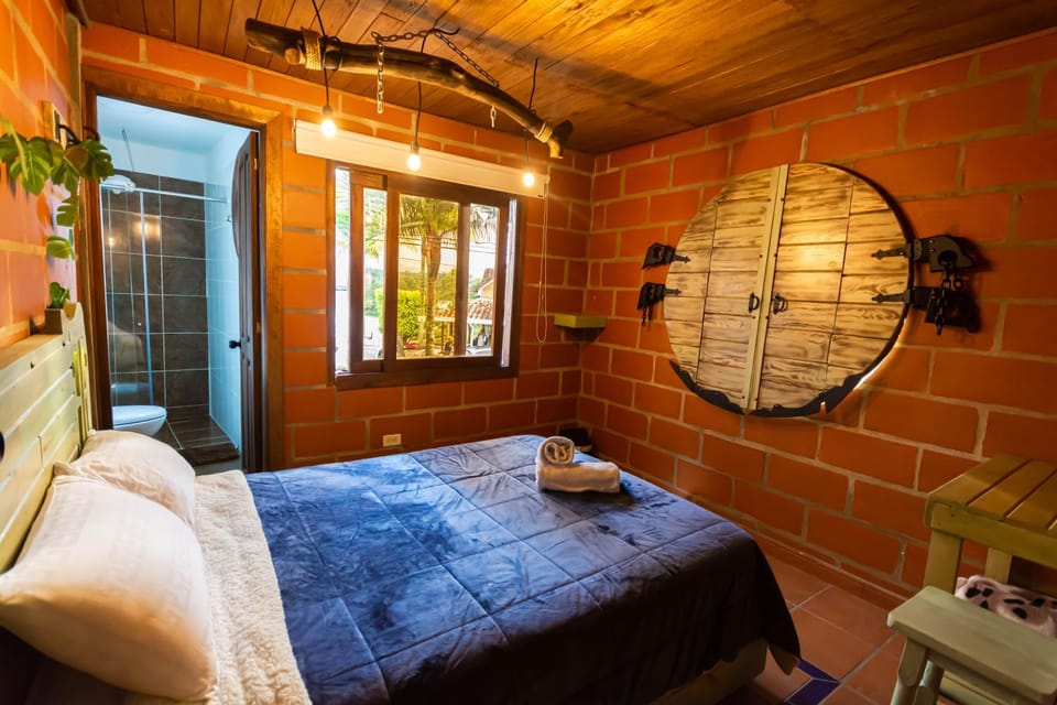Bed, Bathroom, Bedroom, towels