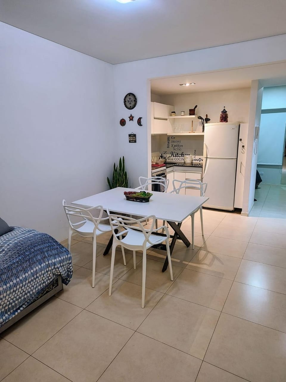 Kitchen or kitchenette, Seating area, Dining area