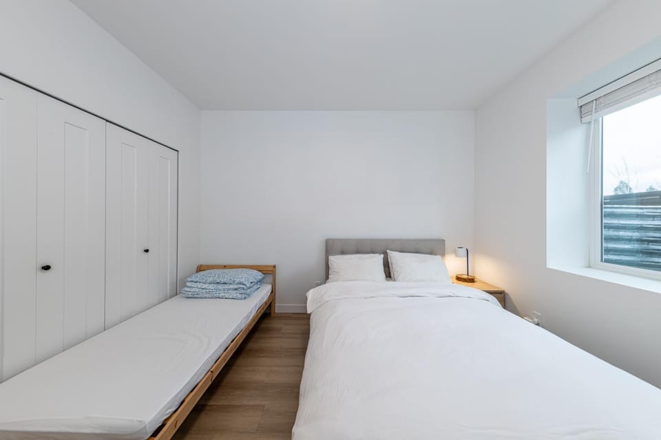 Sunflower Brandnew Cozy Private Suite Apartment in British Columbia