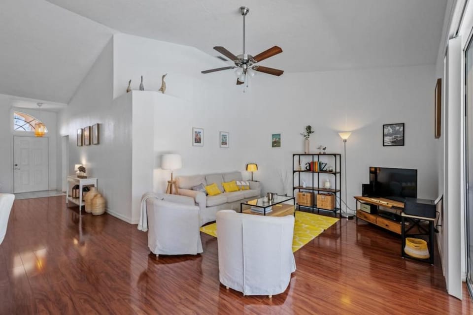 Tara Golf Club Exquisite 3 bedroom and Heated Pool Cottage Villa in Florida