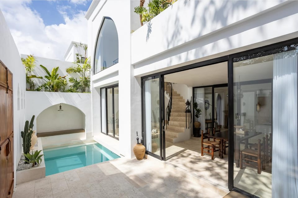 Pool view, Swimming pool