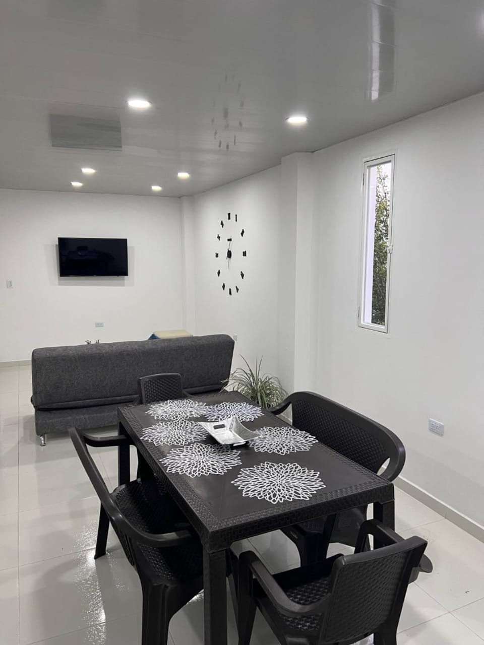 Communal lounge/ TV room, Dining area