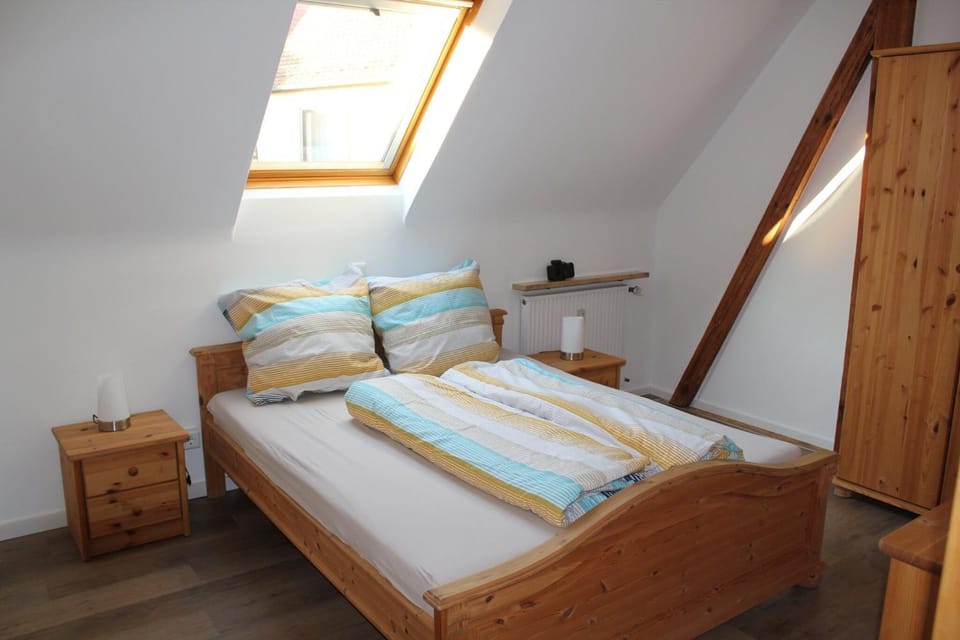 Property building, Living room, Bedroom