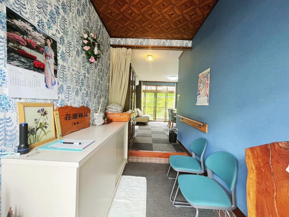 二番館 温泉街まで徒歩15分の落ち着く一軒家 House in Nagano Prefecture