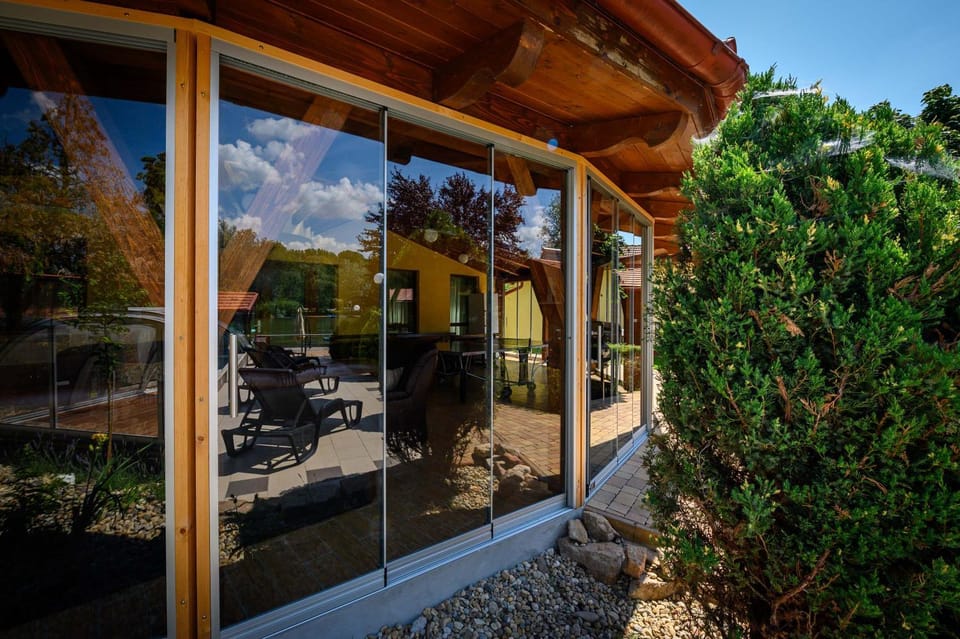 Property building, Day, Garden, Garden view