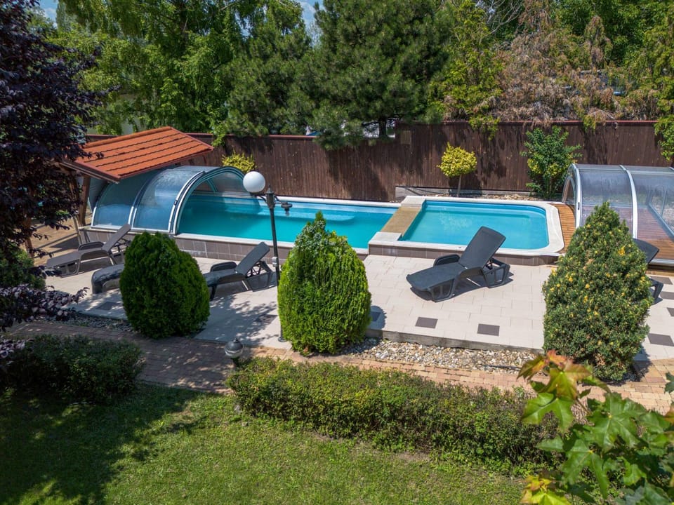 Day, Garden, Garden, Balcony/Terrace, Garden view, Pool view, Swimming pool, sunbed