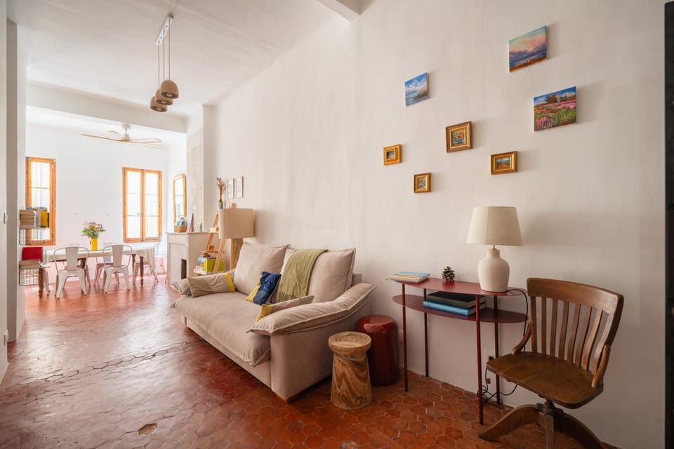 Joli Cocon - Meublé de tourisme classé 2 étoiles - Terrasse - Parking Apartment in La Ciotat