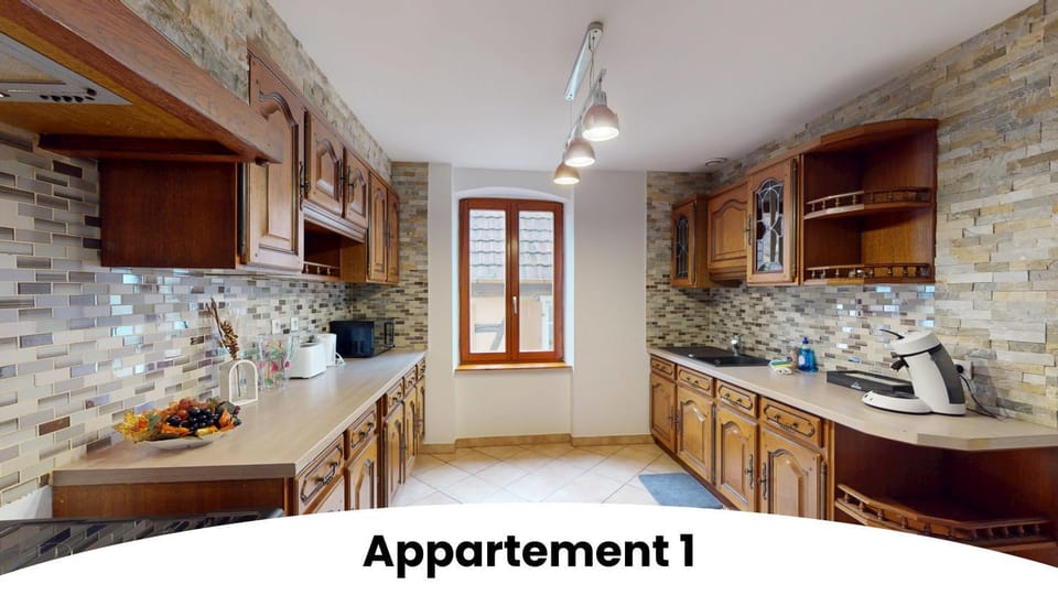 Coffee/tea facilities, Dining area, stove