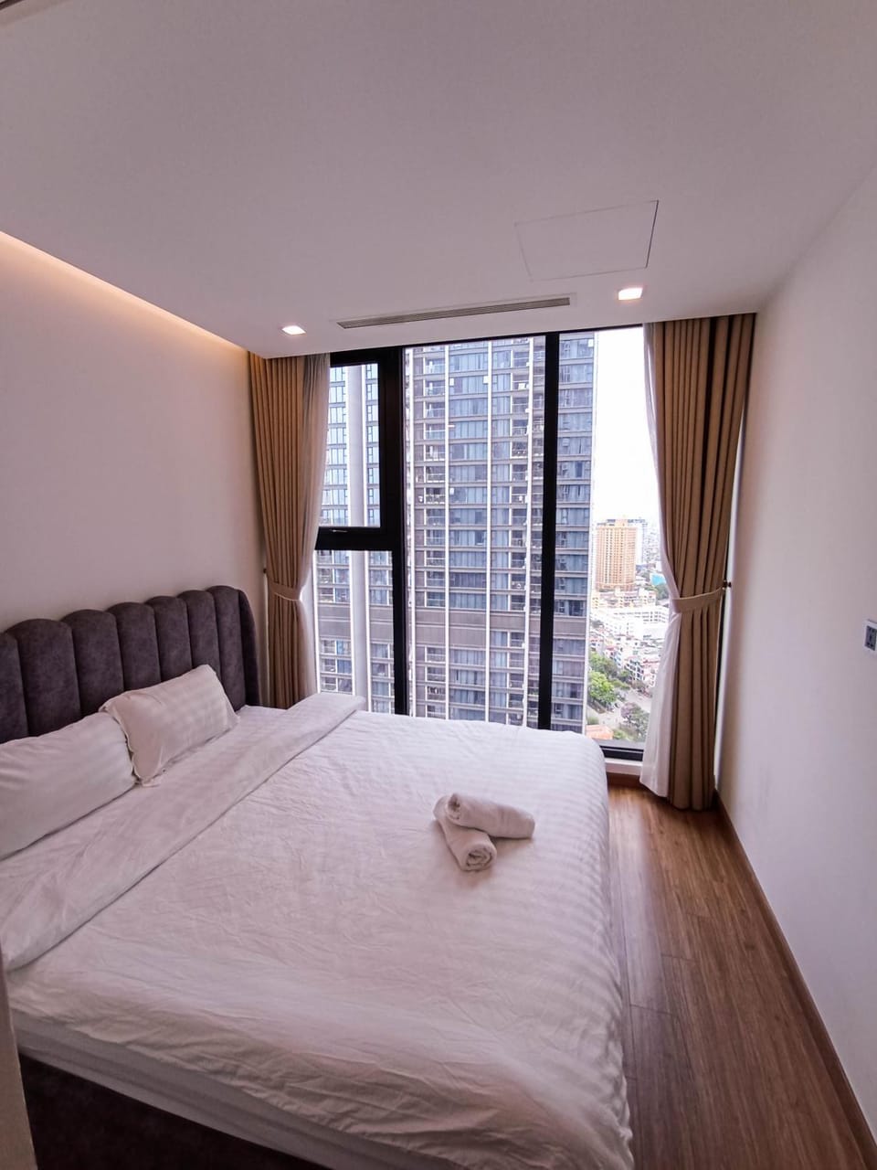 Luxury Apartment in Vinhomes Metropolis near Lotte Apartment in Hanoi