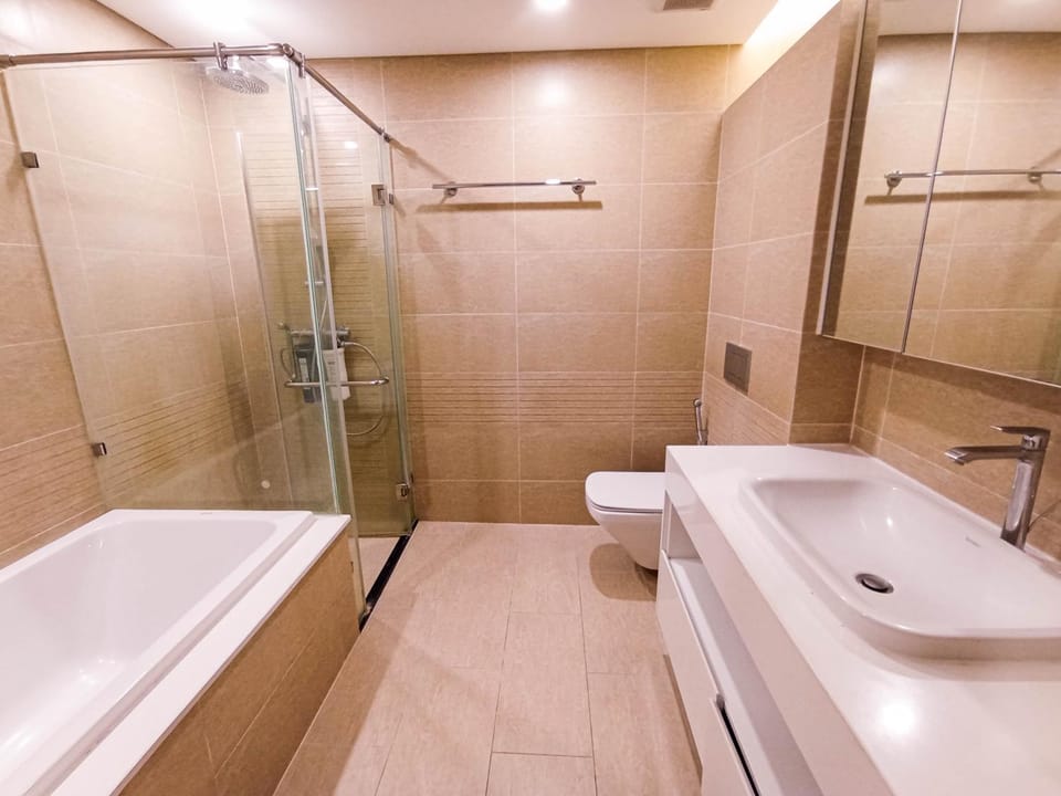 Luxury Apartment in Vinhomes Metropolis near Lotte Apartment in Hanoi