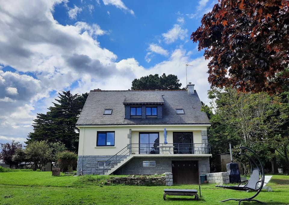 Maison au bord de l'eau Villa in Locmariaquer