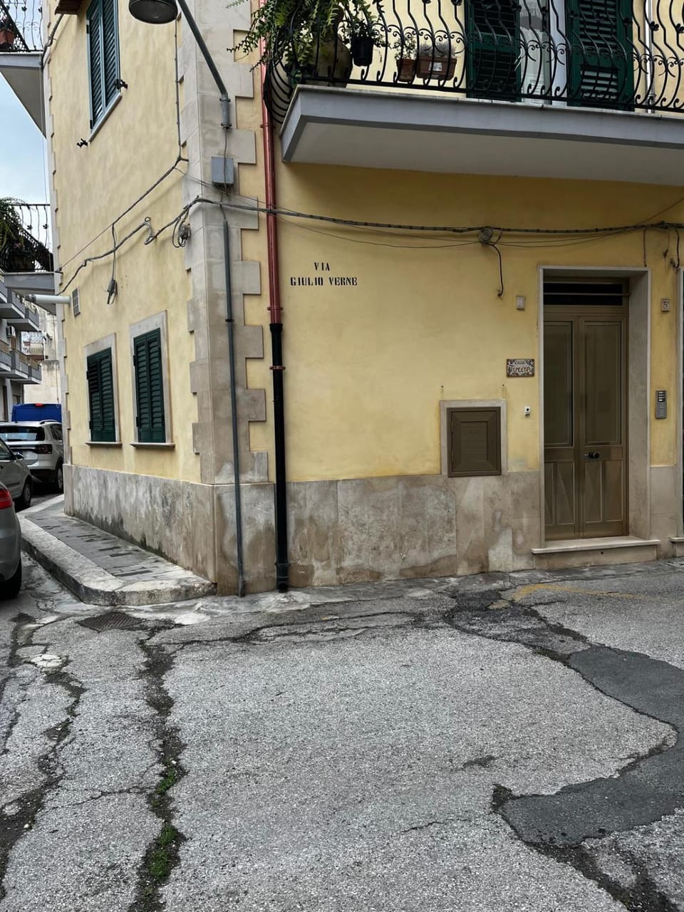 Property building, Street view