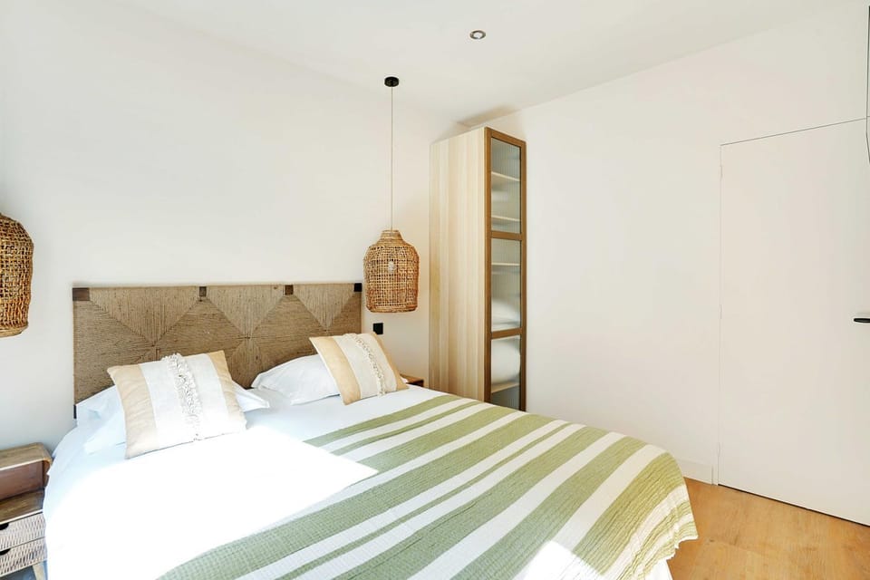Bed, Bedroom, wardrobe