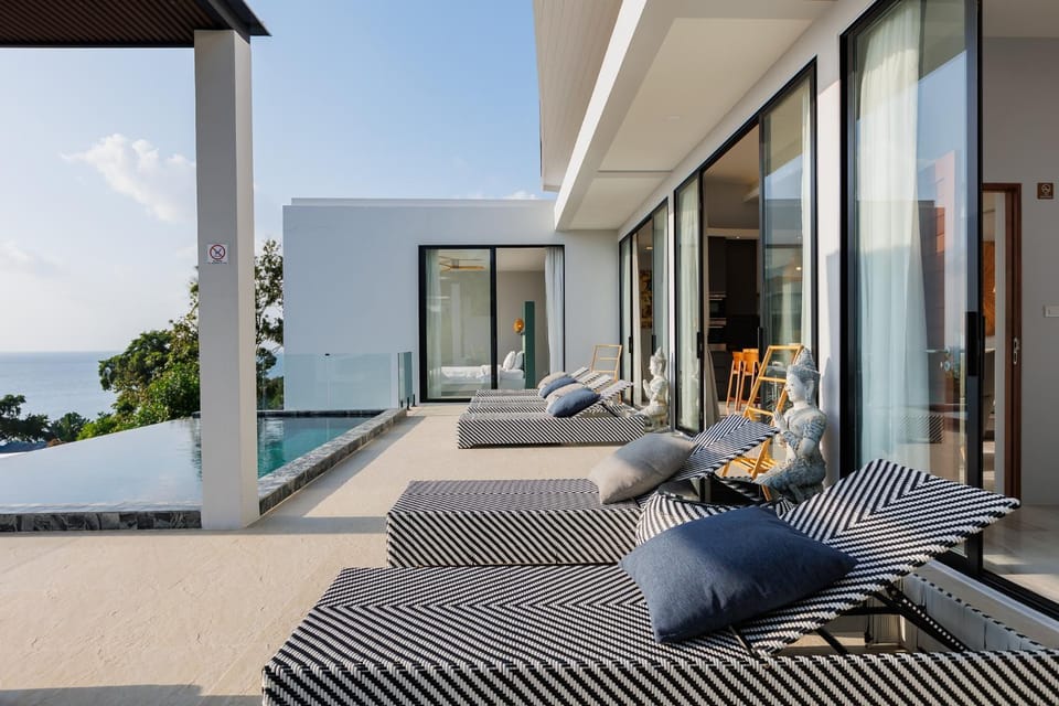 Patio, Day, View (from property/room), Balcony/Terrace, Sea view, Swimming pool, sunbed
