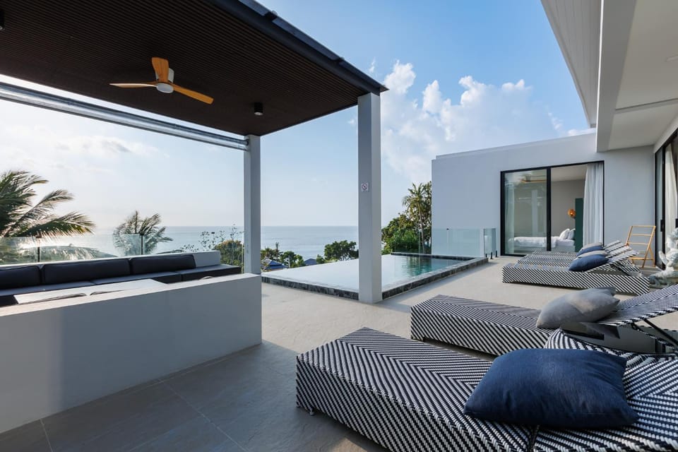 Patio, Balcony/Terrace, Seating area, Pool view, Sea view, Swimming pool, sunbed