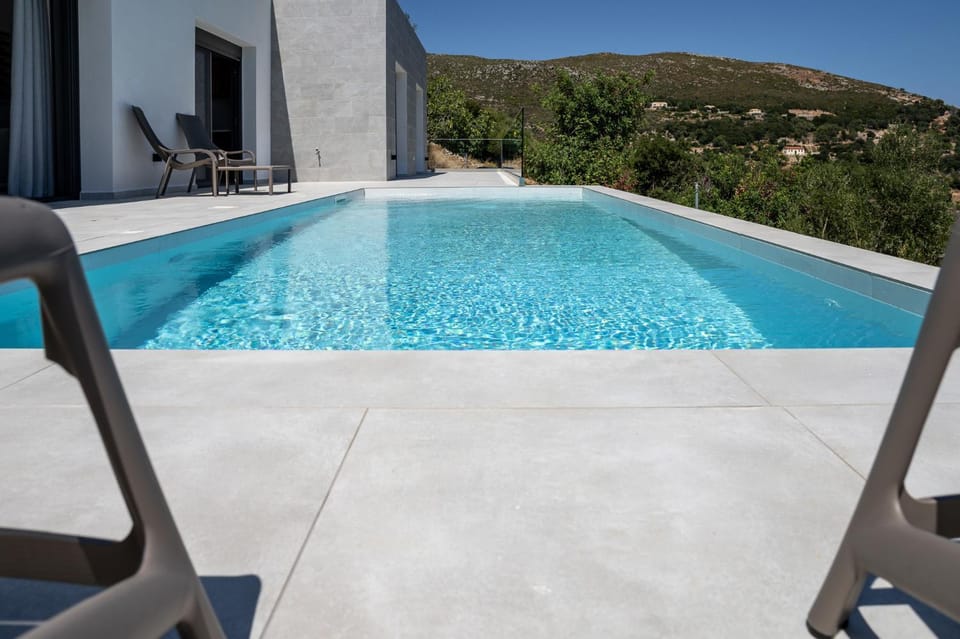 Mountain view, Swimming pool