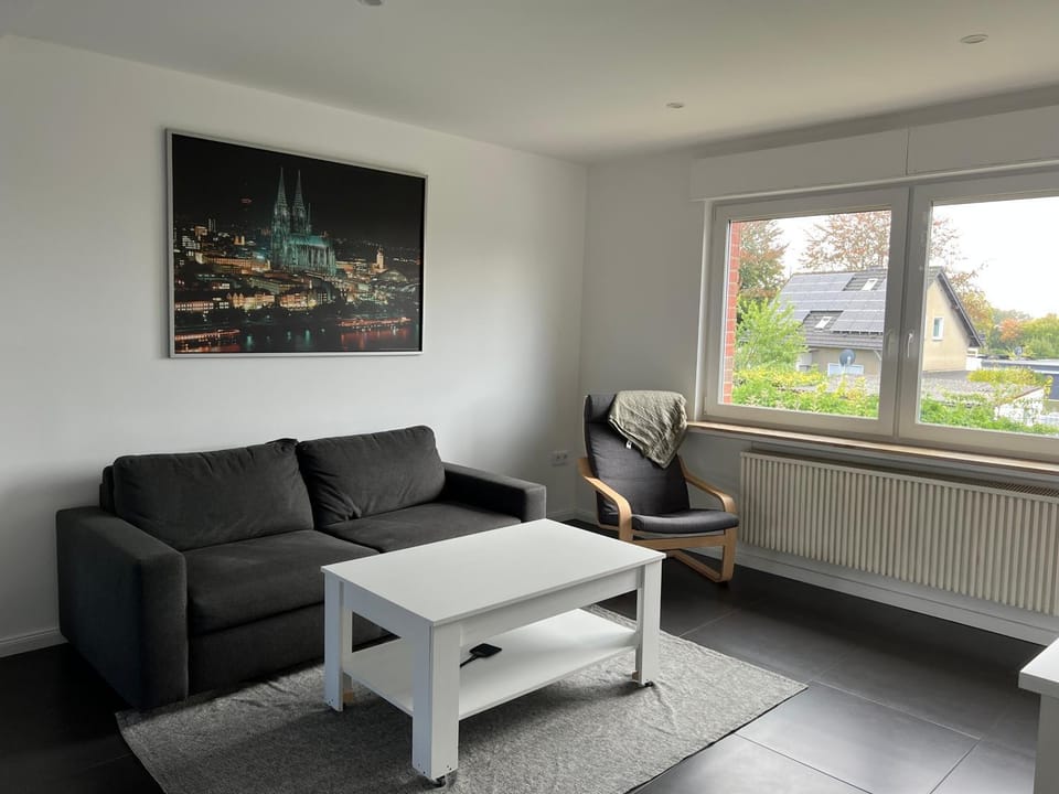 Elegante Apartment in Erftstadt mit Balkon, Zentral, Bahnhof nah, Phantasialand Brühl bei Cologne Apartment in Rhineland-Palatinate
