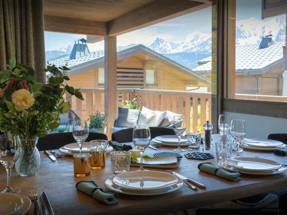 Natural landscape, Dining area, Mountain view