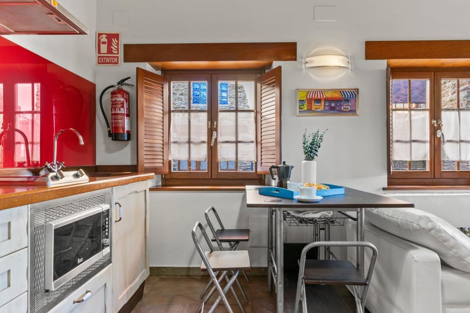 Property building, Kitchen or kitchenette, Living room