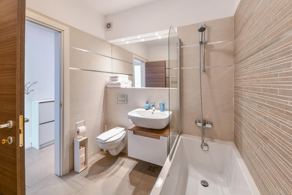 Toilet, Bathroom, Bath, towels