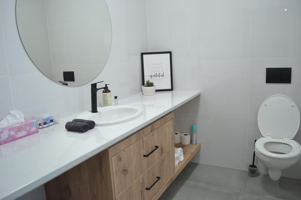 Toilet, Bathroom, towels