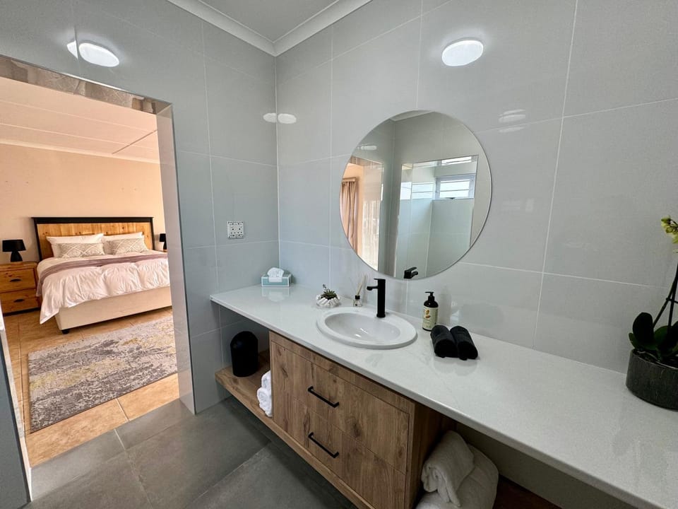 Bathroom, towels