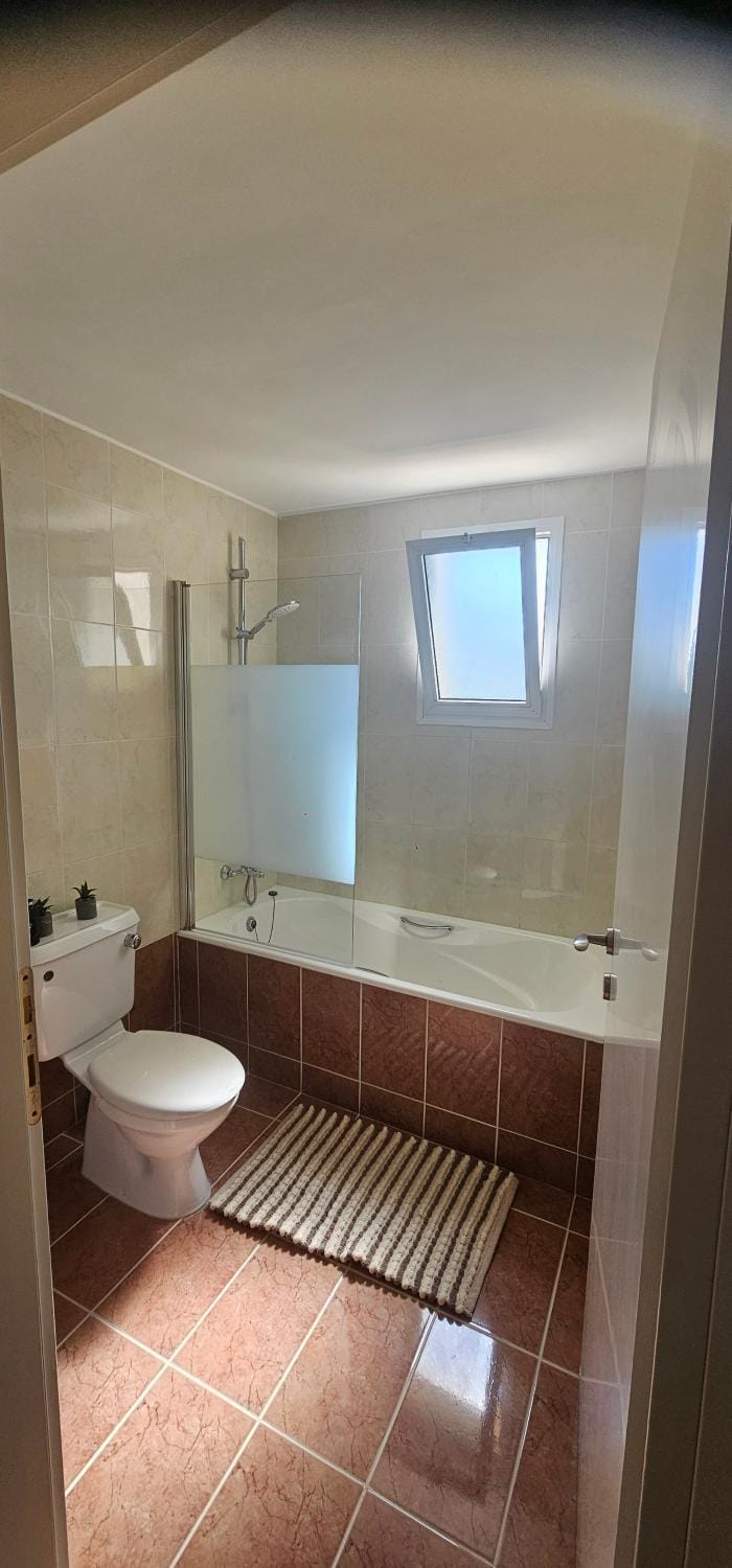 Shower, Toilet, Bathroom, Bath