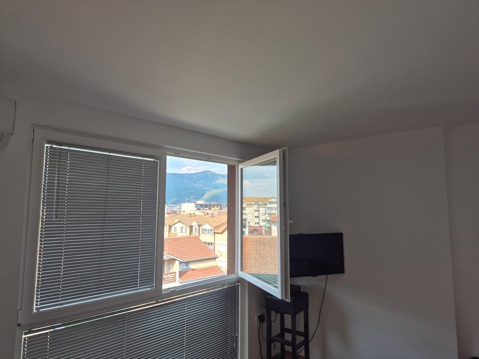 TV and multimedia, Mountain view