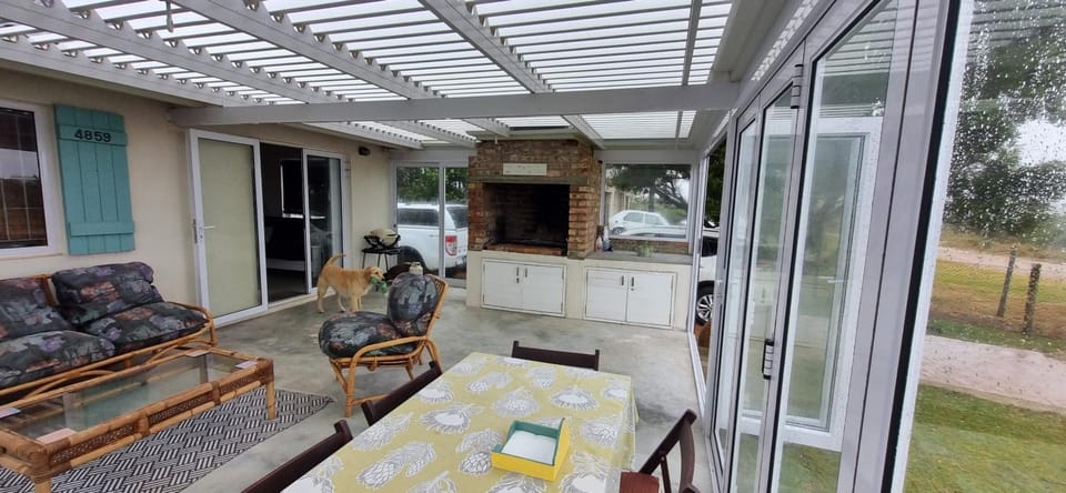 4859 Lakeside House in Western Cape