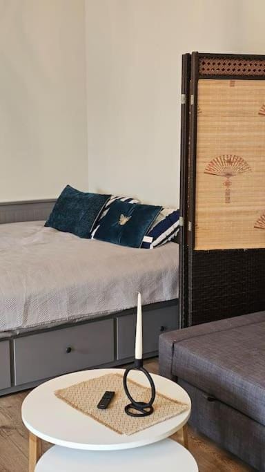 Bed, Living room, Bedroom