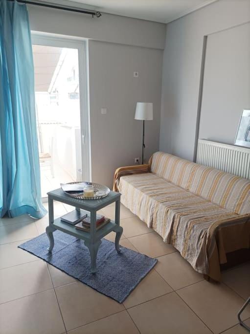 Bed, Living room, Seating area