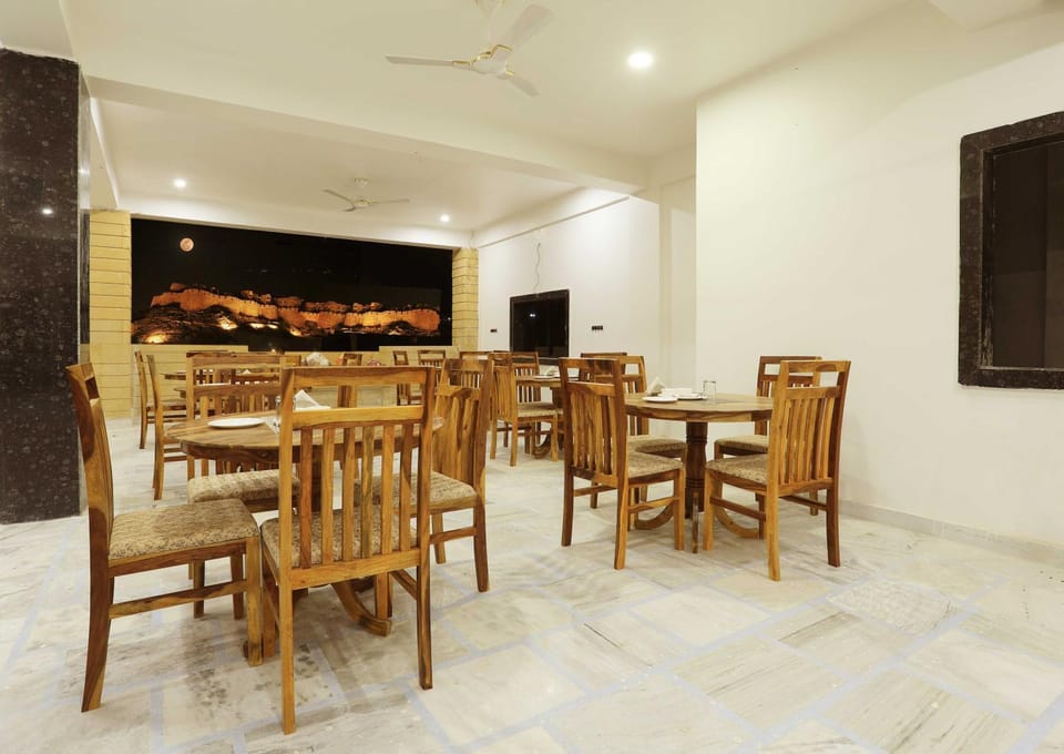 Restaurant/places to eat, Restaurant/places to eat