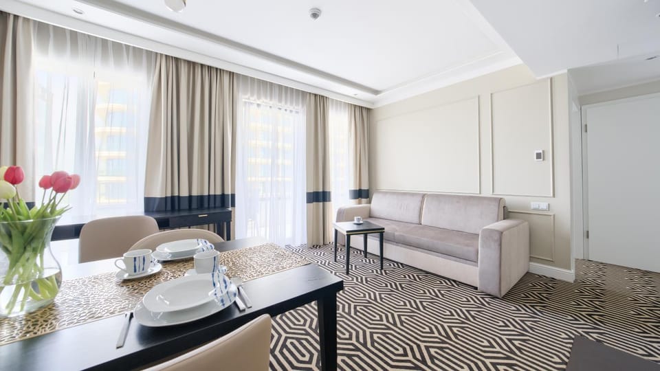 Living room, Seating area, Dining area