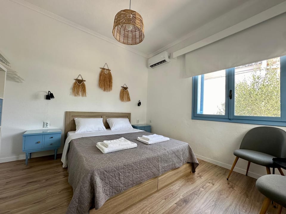 Bed, Photo of the whole room