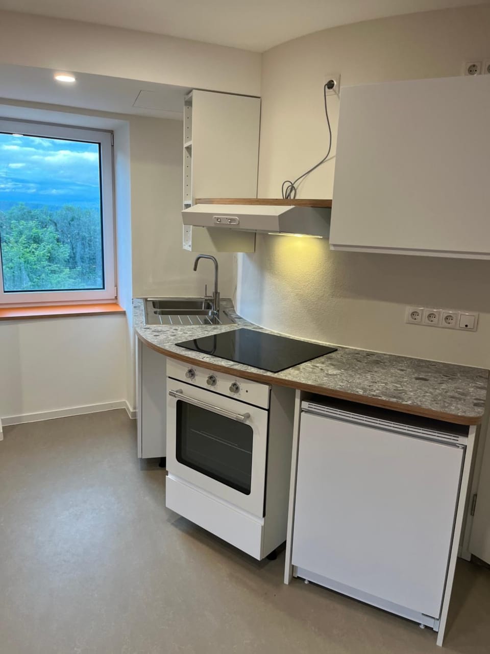 Kitchen or kitchenette