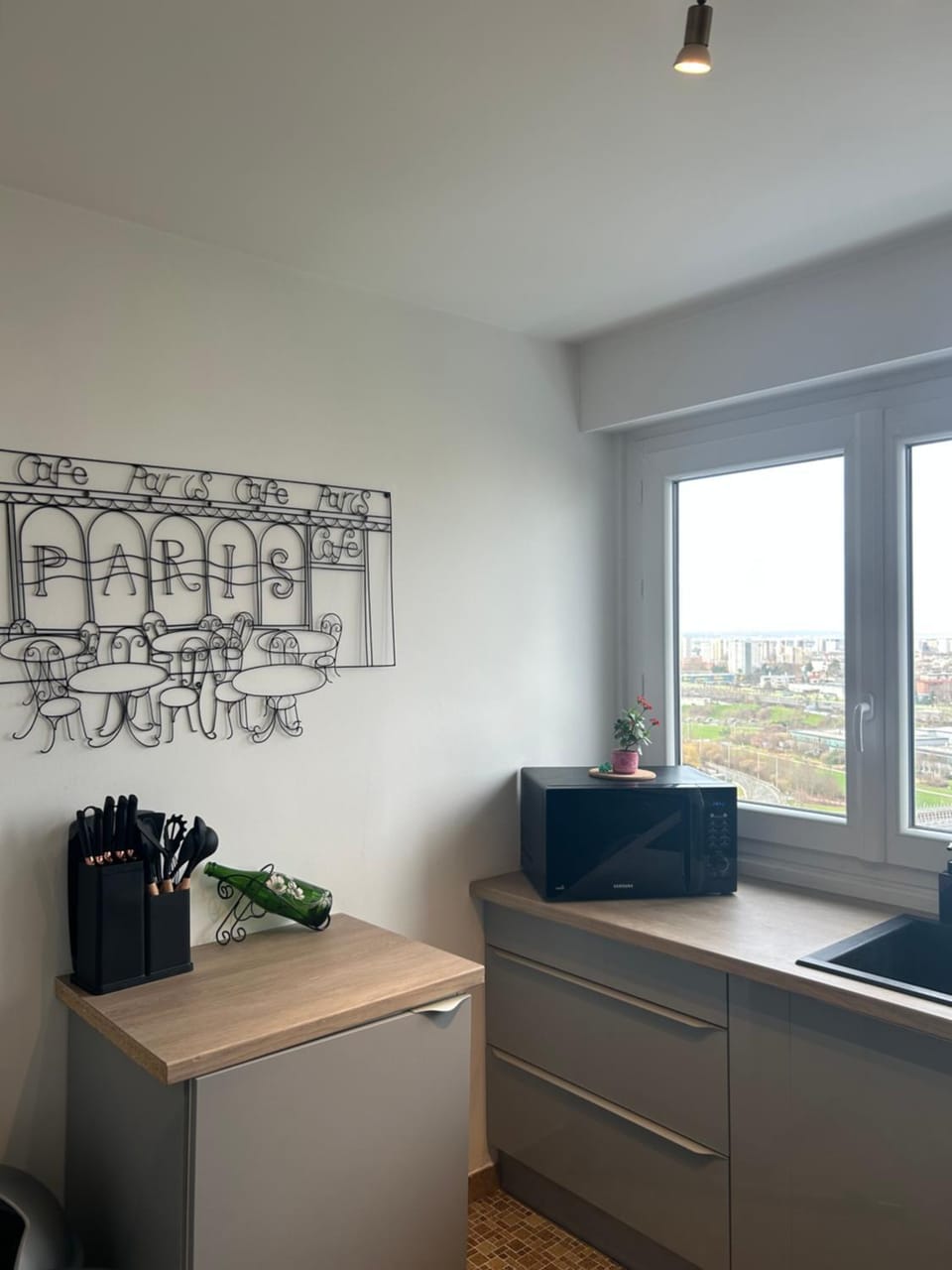 Appartement cosy ligne 11 proche Paris Apartment in Paris