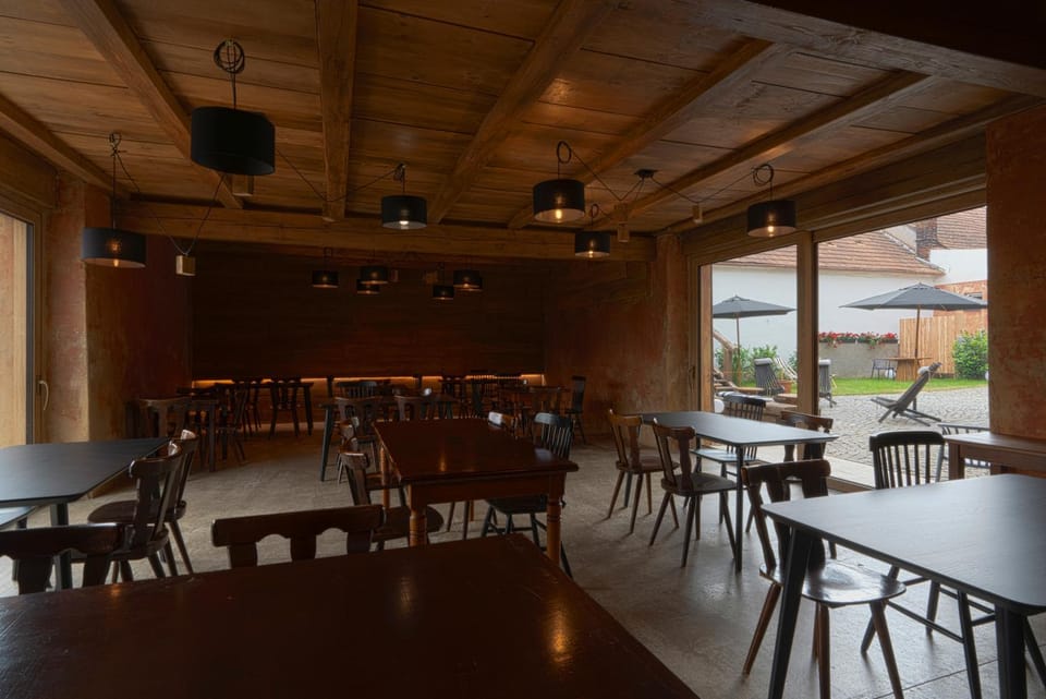 Banquet/Function facilities, Seating area