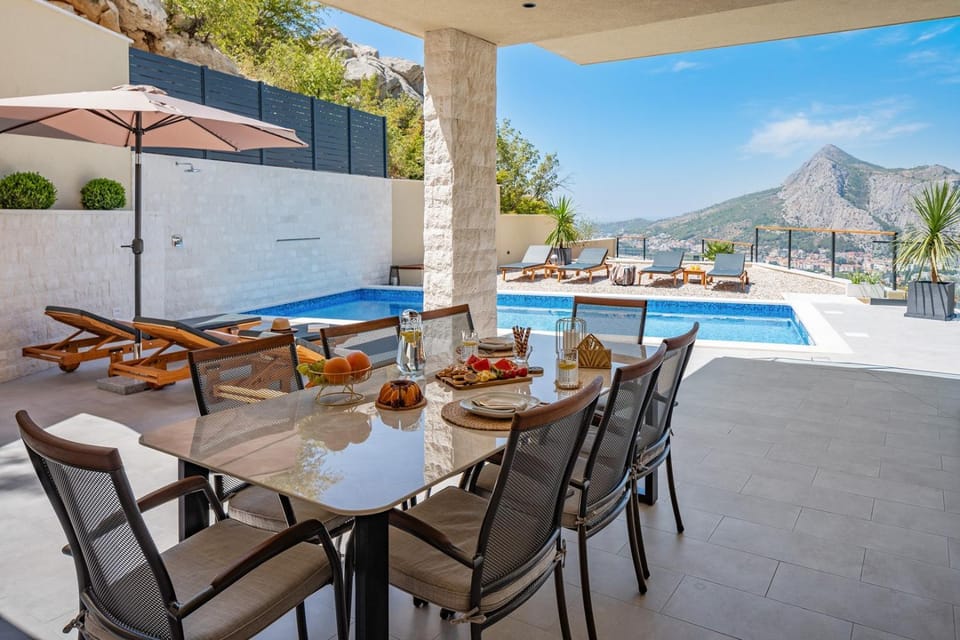 Garden, Swimming pool