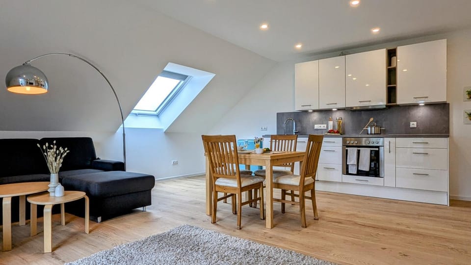 Kitchen or kitchenette, Seating area, Dining area