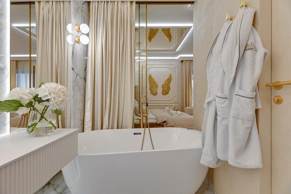 Hot Tub, Bathroom, Photo of the whole room, Bedroom, Bath, towels