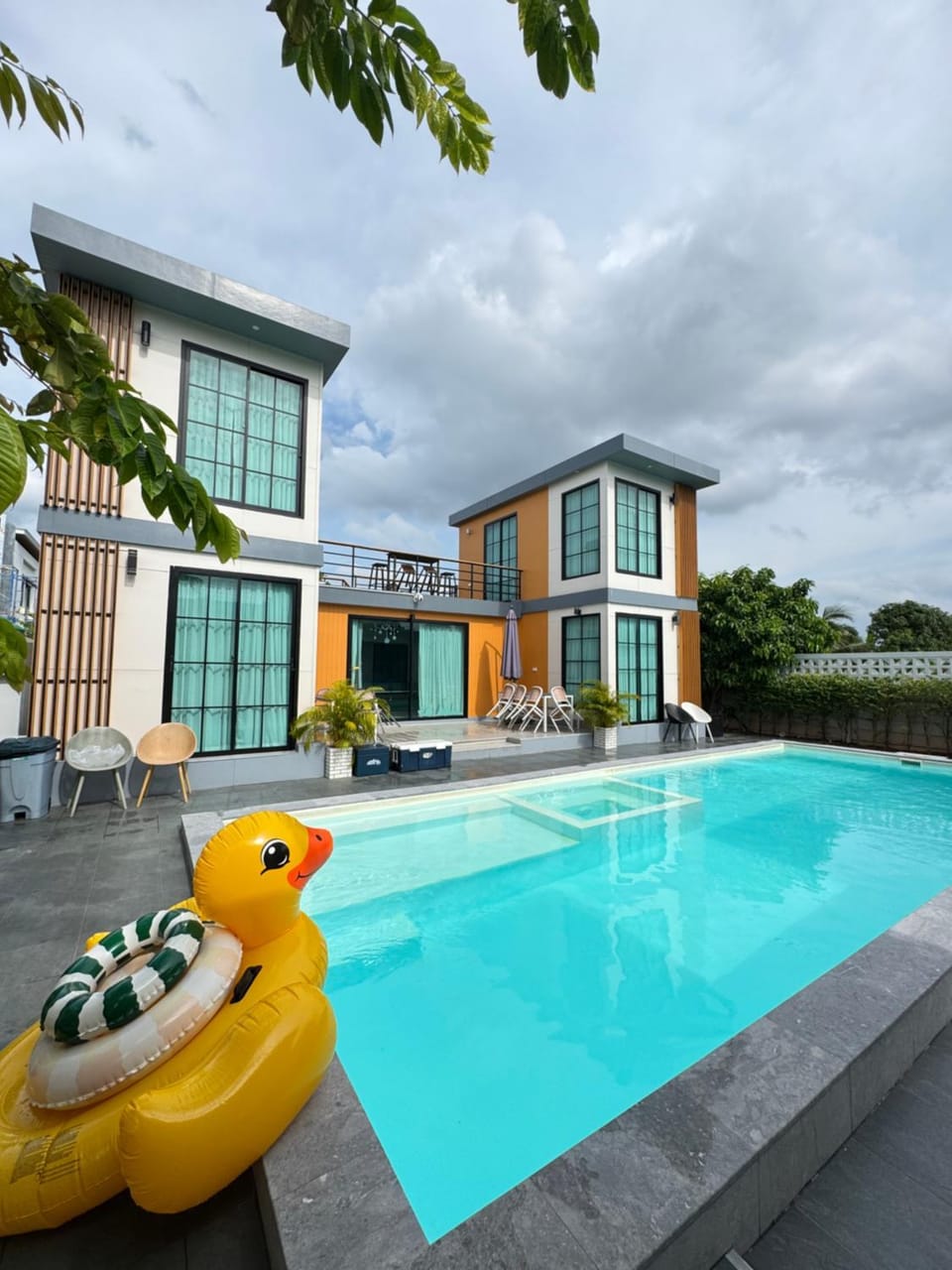 Dertera Poolvilla เดอเทร่าพูลวิลล่า หาดใหญ่ Villa in Thailand
