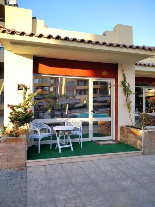 Chalet private beach and pool view Apartment in Hurghada
