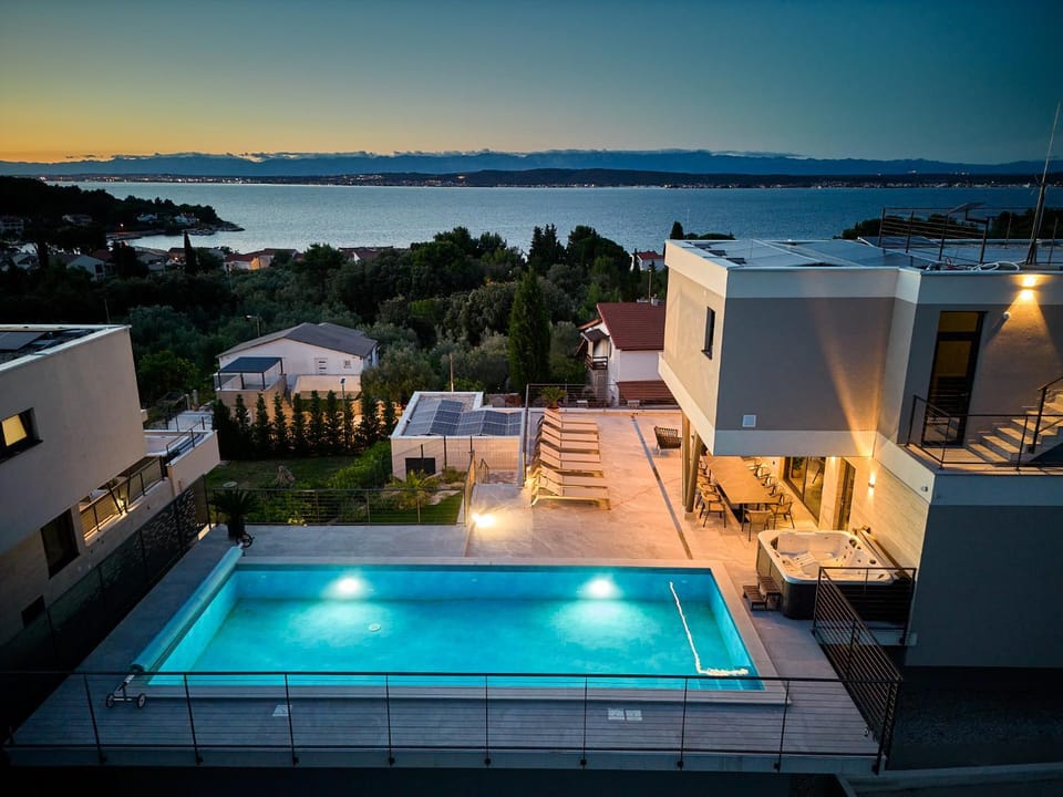 Bird's eye view, View (from property/room), Balcony/Terrace, Swimming pool
