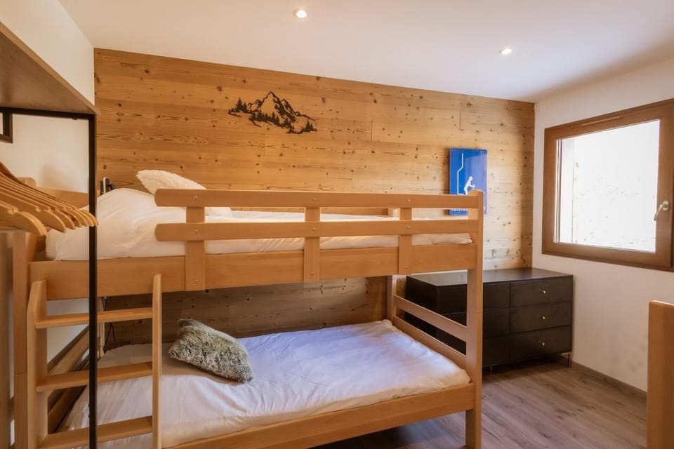 Property building, Living room, Bedroom