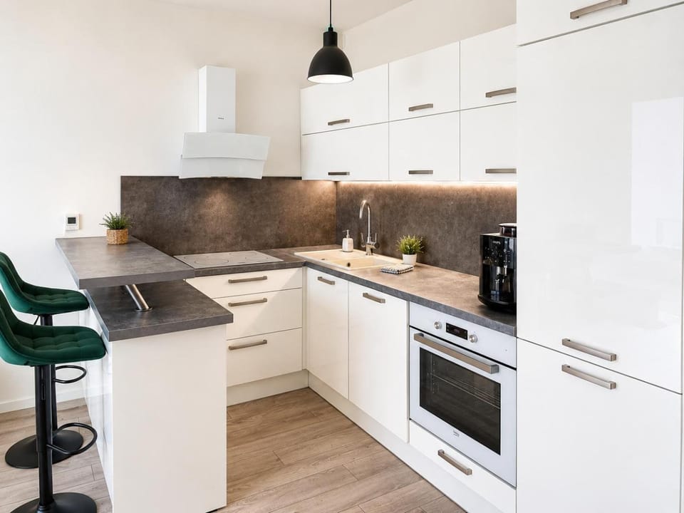oven, kitchen, kitchen