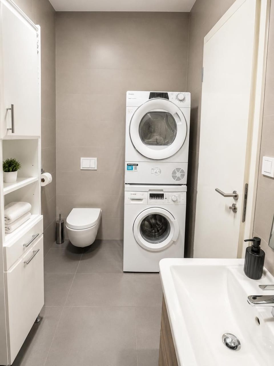 Toilet, Bathroom, washing machine, washing machine, dryer