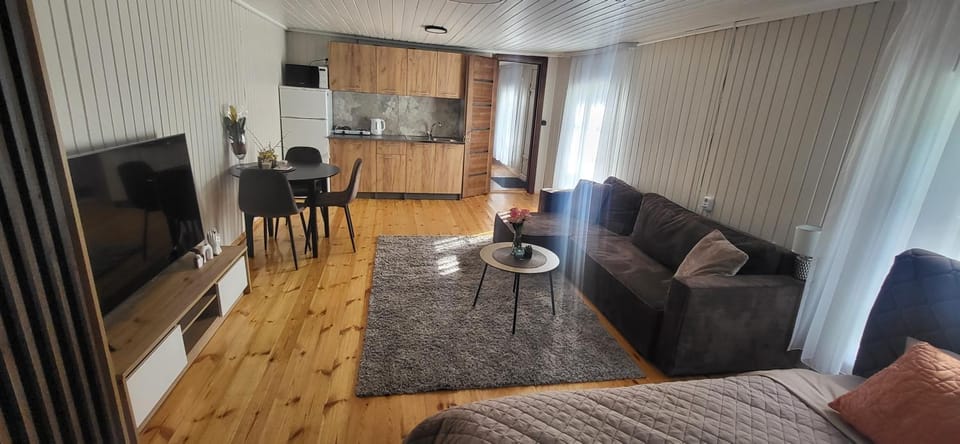 Sodyba pas Babą - Apartamentai "EGLYNAS" Šventoji Apartment in Palanga