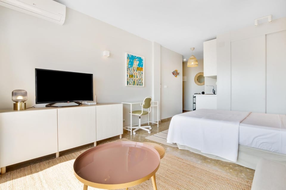 Communal lounge/ TV room, Living room