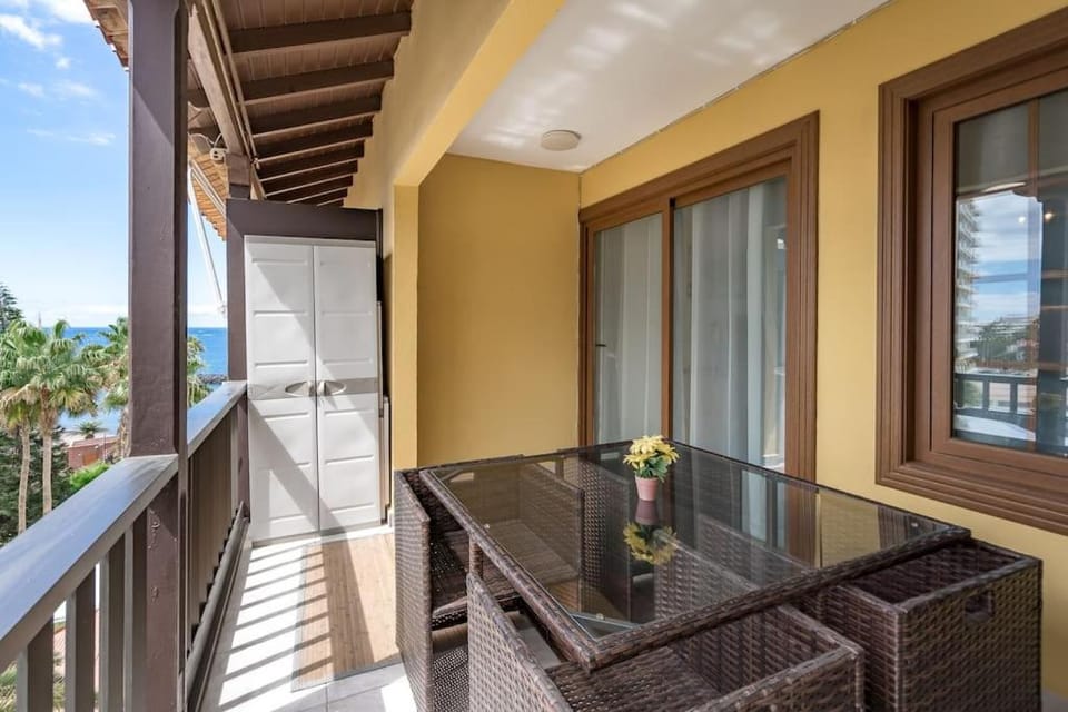 Loro Apt Playa de las Americas Apartment in Costa Adeje